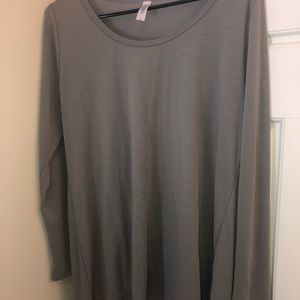 LuLaRoe Lynnae Shirt